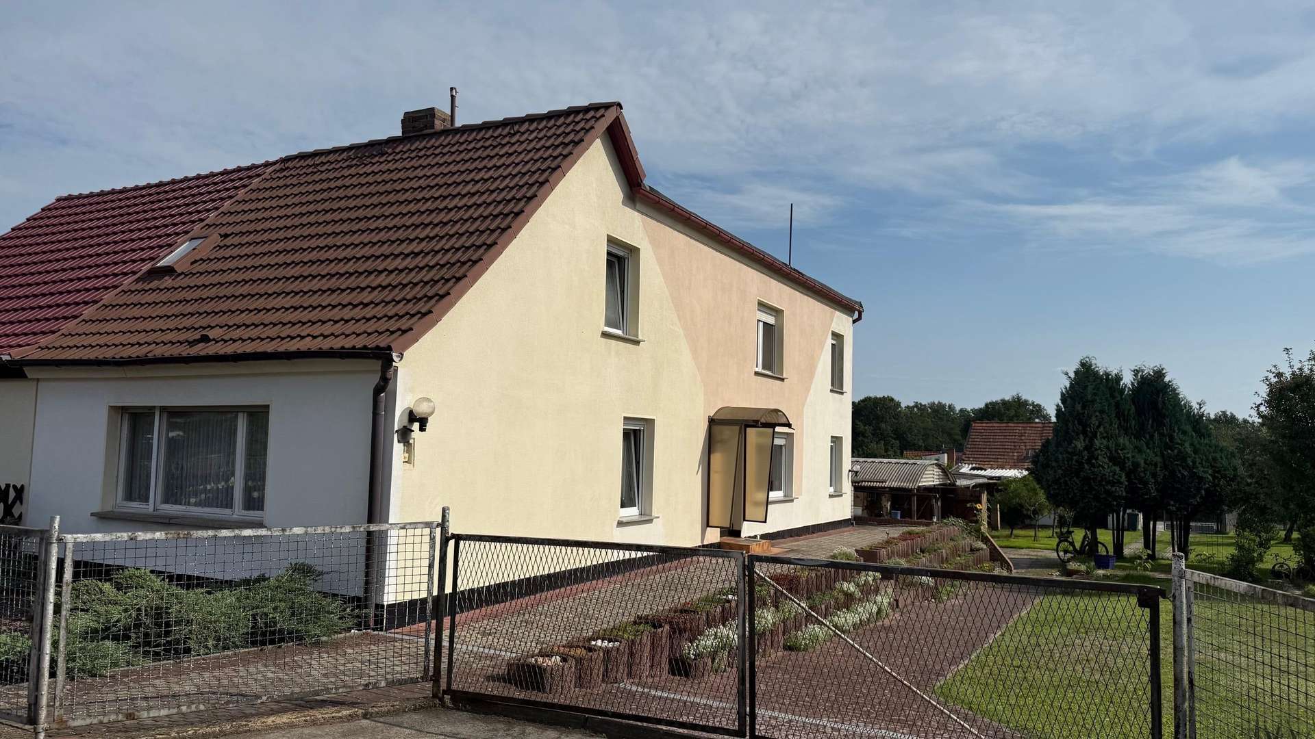Straßenansicht Straßenansicht - Einfamilienhaus in 03130 Spremberg mit 140m² kaufen