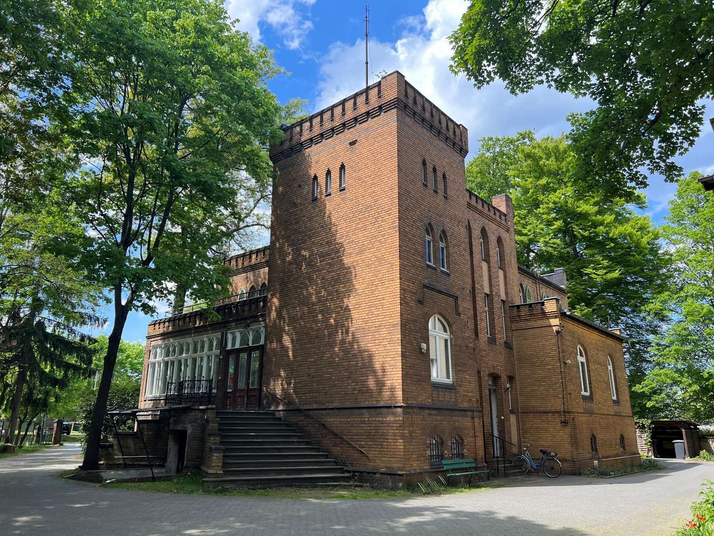 Hofseite - West - Mehrfamilienhaus in 03159 Döbern mit 383m² kaufen