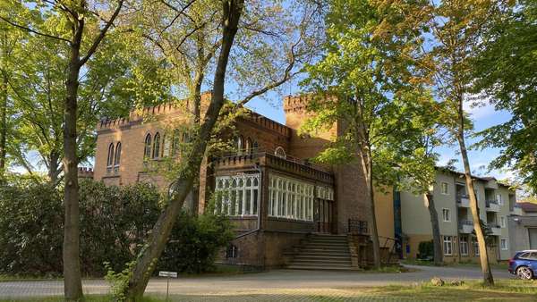 Süd-Seite - Mehrfamilienhaus in 03159 Döbern mit 383m² kaufen