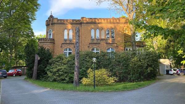 Zufahrt auf das Anwesen - Mehrfamilienhaus in 03159 Döbern mit 383m² kaufen