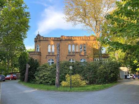 Zufahrt auf das Anwesen - Mehrfamilienhaus in 03159 Döbern mit 383m² kaufen