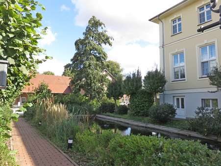 Gutshaus - Garten mit Teich - Herrenhaus in 03103 Neupetershain mit 450m² mieten