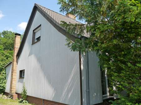 seitliche Ansicht... - Doppelhaushälfte in 03119 Welzow mit 110m² kaufen