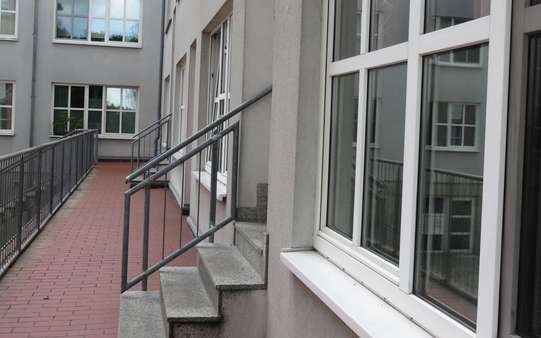 Hauseingang - Etagenwohnung in 03130 Spremberg mit 80m² kaufen