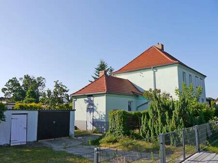 Seitenansicht m. Garage - Doppelhaushälfte in 03149 Forst mit 115m² kaufen
