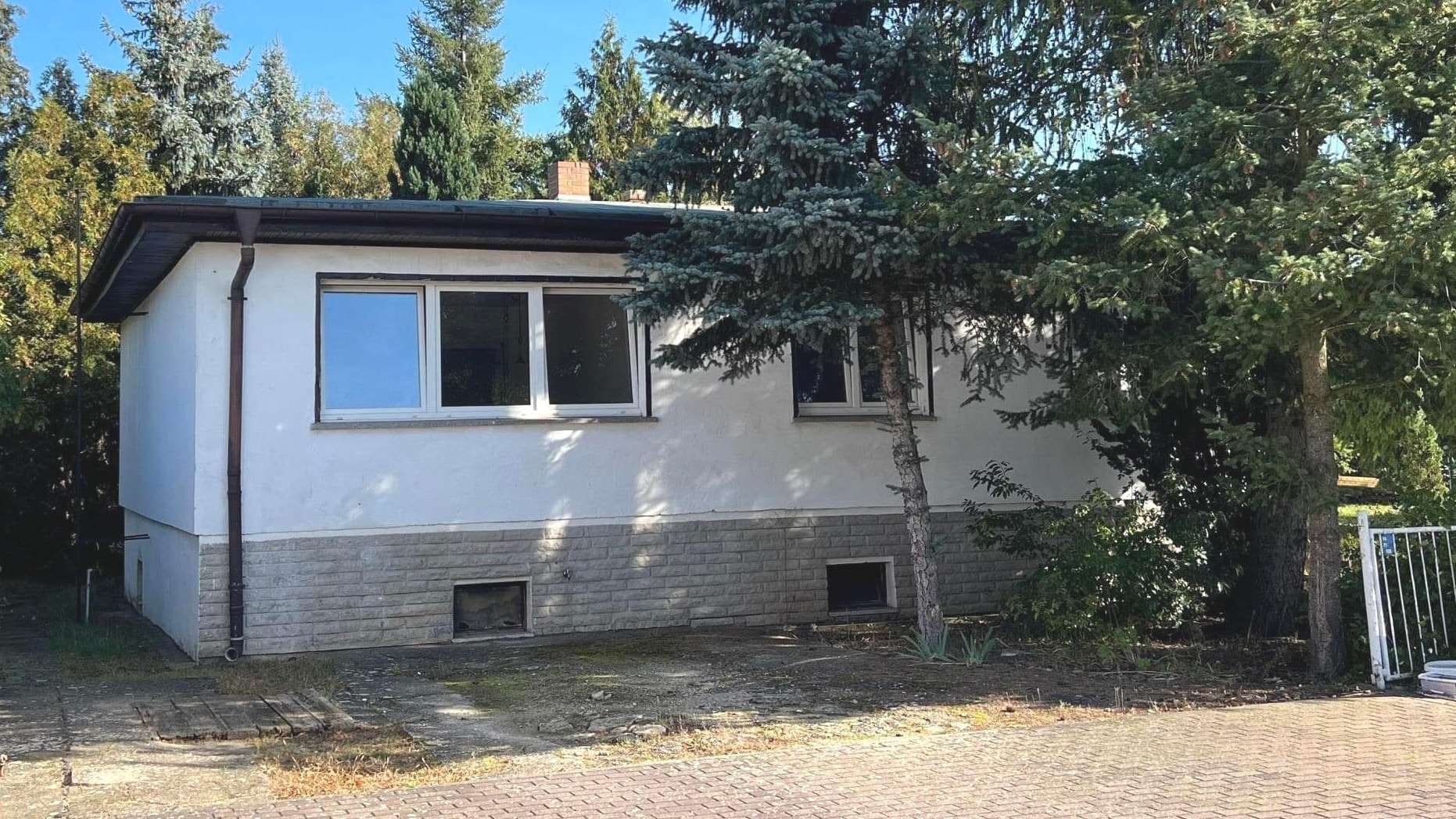 Straßenansicht - Bungalow in 03149 Forst mit 95m² kaufen