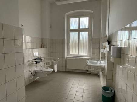 Behinderten - WC - Wohnanlage in 03172 Guben mit 700m² kaufen