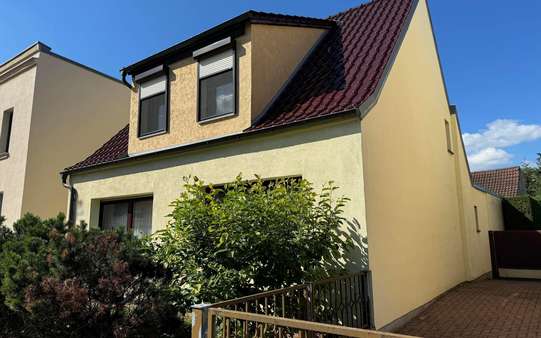 Ansicht Nord - Einfamilienhaus in 03048 Cottbus mit 140m² kaufen