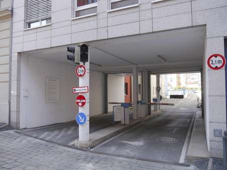 04 Zufahrt Parkhaus - Ladenlokal in 03046 Cottbus mit 75m² mieten