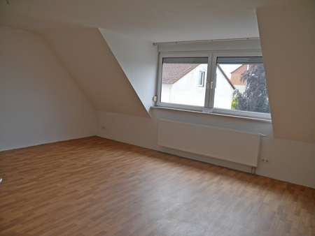 Wohnzimmer - Etagenwohnung in 03116 Drebkau mit 101m² mieten