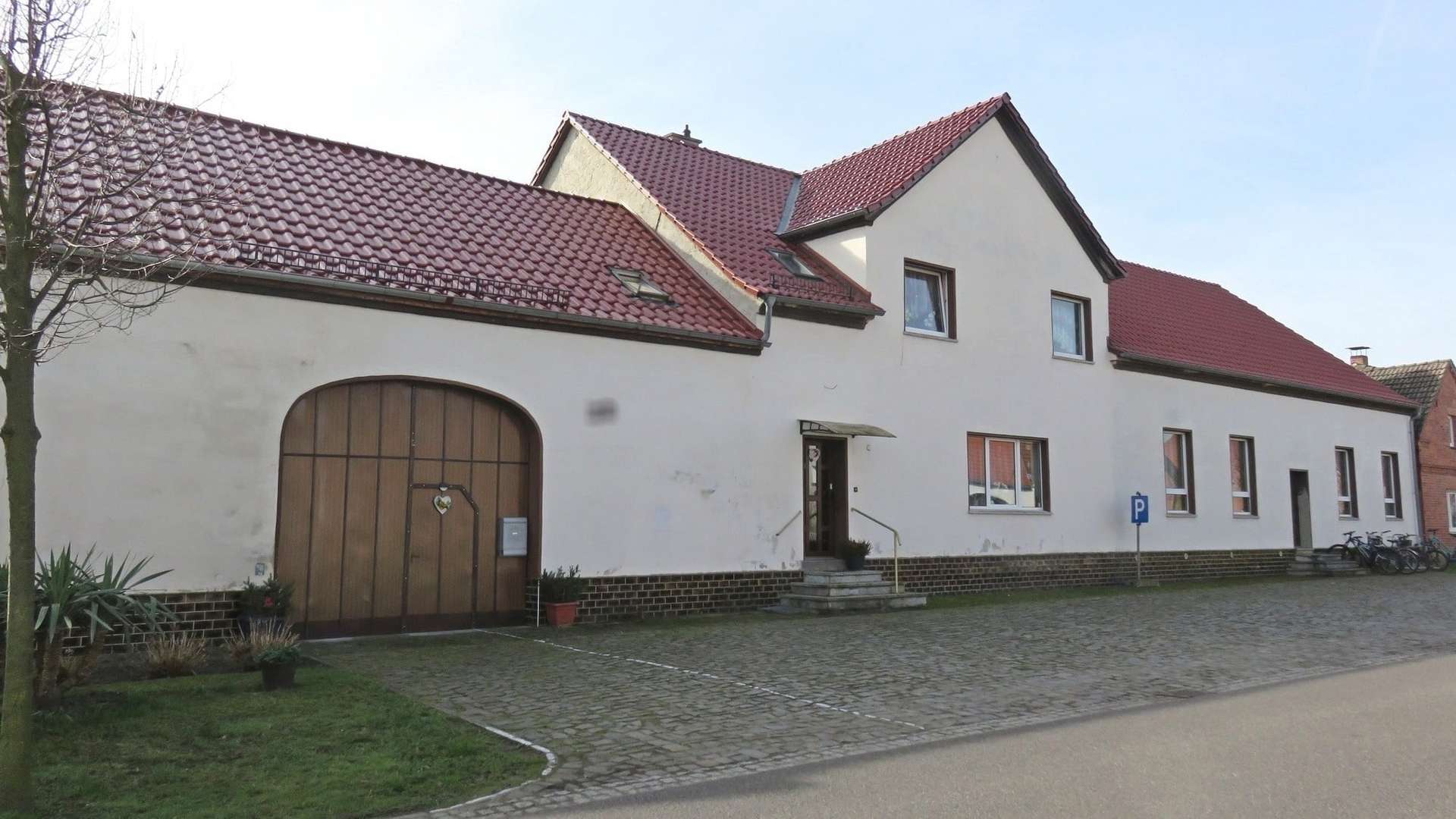 Ansicht Einfahrt/Wohnhaus/Saal - Bauernhaus in 02979 Elsterheide mit 208m² kaufen