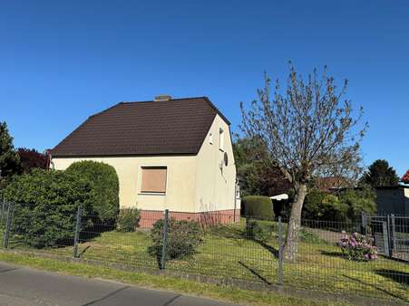 Straßenansicht - Einfamilienhaus in 03042 Cottbus mit 85m² kaufen