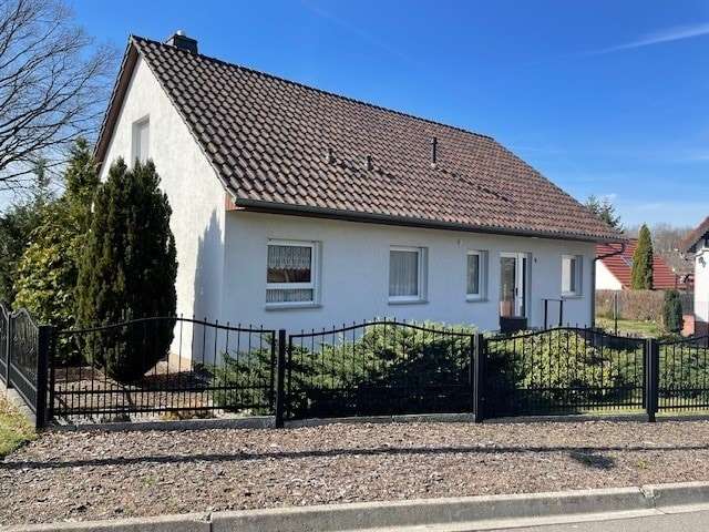 Straßenansicht - Einfamilienhaus in 03130 Spremberg mit 105m² kaufen