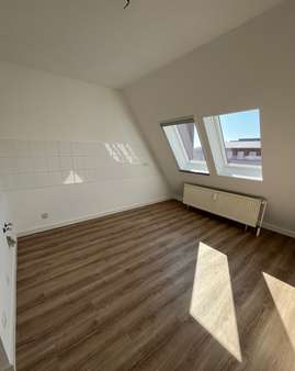 Wohn-/Schlafzimmer - Dachgeschosswohnung in 03238 Finsterwalde mit 45m² mieten
