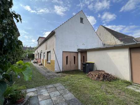 Hofansicht - Einfamilienhaus in 04928 Plessa mit 131m² kaufen