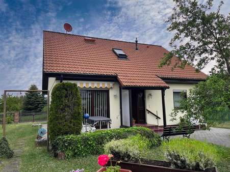 Hofansicht - Einfamilienhaus in 03238 Massen mit 133m² kaufen