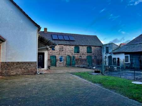 Innenhof - Bauernhaus in 04916 Schönewalde mit 195m² kaufen