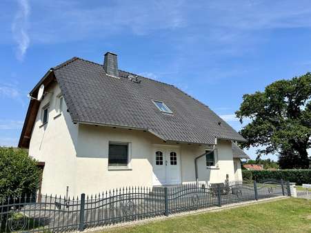 schöner Zaun - Einfamilienhaus in 03222 Lübbenau mit 140m² kaufen