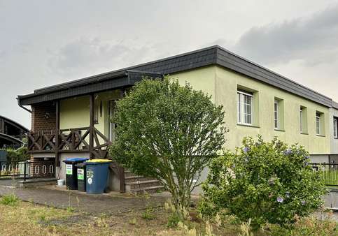 überdachter EIngang - Doppelhaushälfte in 03229 Altdöbern mit 110m² kaufen