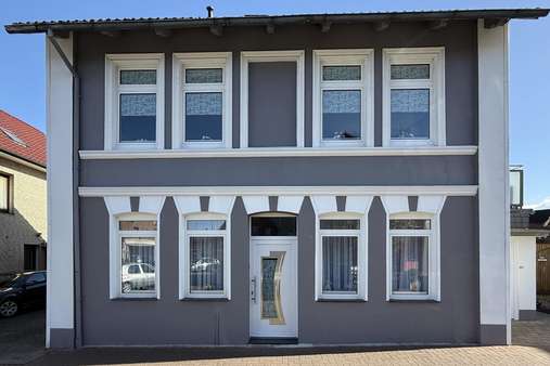Hausansicht - Einfamilienhaus in 21614 Buxtehude mit 209m² kaufen