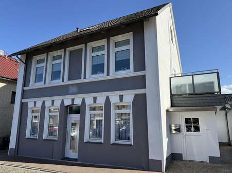 Vorderansicht - Einfamilienhaus in 21614 Buxtehude mit 209m² kaufen
