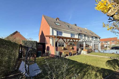 Gartenansicht - Reihenendhaus in 21423 Winsen mit 90m² kaufen
