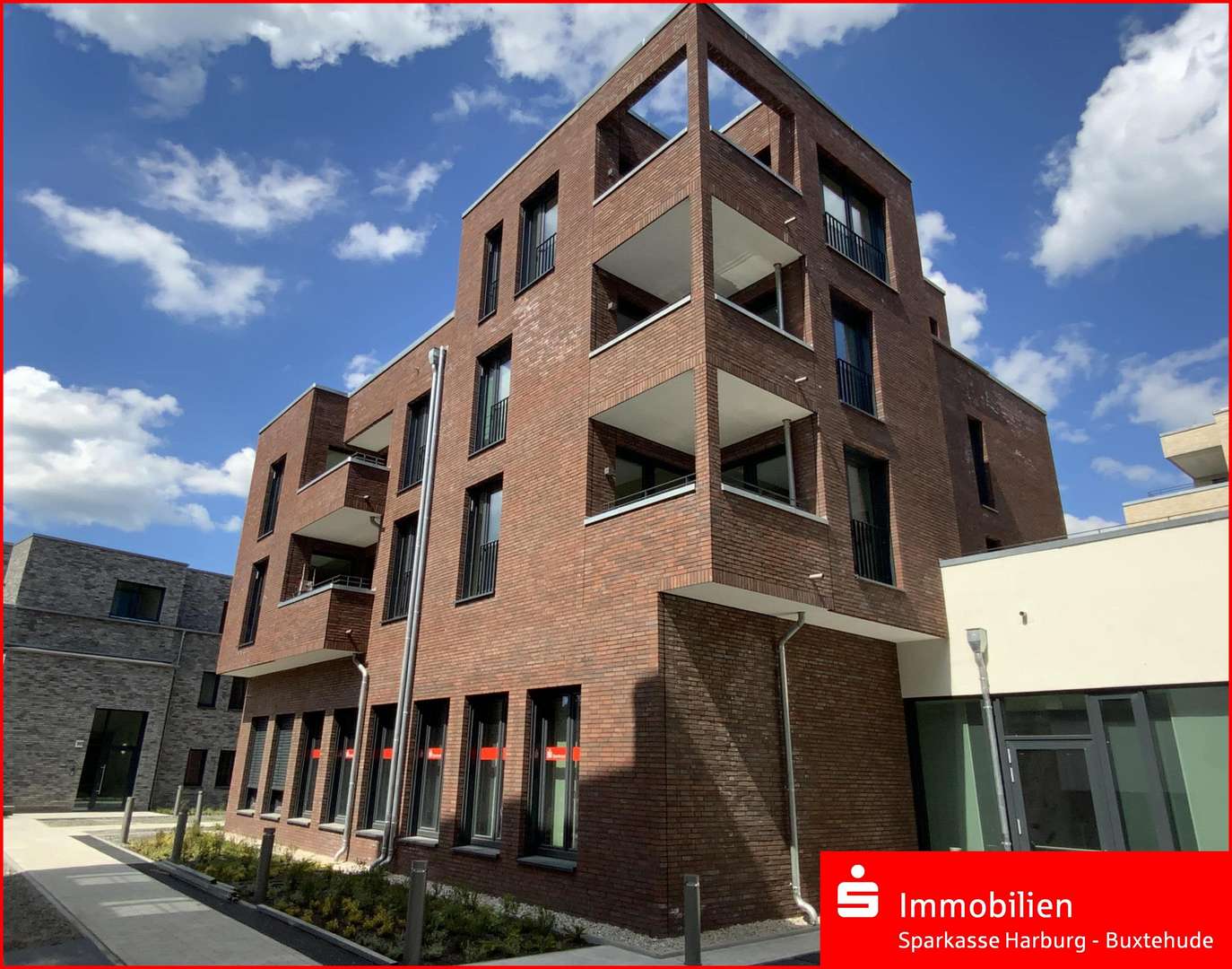 Blick auf die Wohnanlage - Etagenwohnung in 21614 Buxtehude mit 125m² mieten