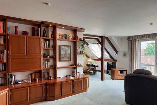 Wohnzimmer - Etagenwohnung in 21614 Buxtehude mit 123m² kaufen