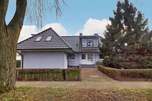 Hausansicht - Zweifamilienhaus in 21147 Hamburg mit 253m² kaufen