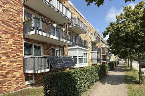 Straßenansicht Straßenansicht - Etagenwohnung in 21147 Hamburg mit 45m² kaufen