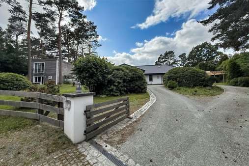 Auffahrt zum Haus - Einfamilienhaus in 21220 Seevetal mit 316m² kaufen