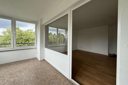 Wintergarten mit Wohnzimmer Wintergarten mit Wohnzimmer - Etagenwohnung in 21614 Buxtehude mit 94m² mieten