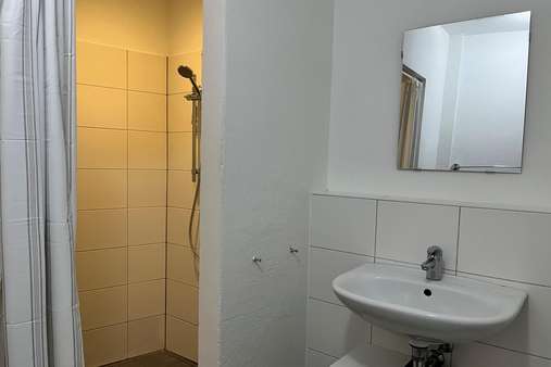 Duschbereich -  in 21073 Hamburg mit 12m² mieten
