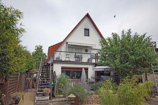 rückwärtige Ansicht - Zweifamilienhaus in 21147 Hamburg mit 173m² günstig kaufen