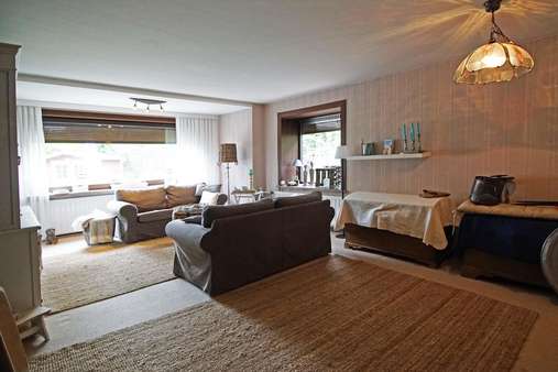 Wohnzimmer Erdgeschoss - Zweifamilienhaus in 21147 Hamburg mit 173m² günstig kaufen
