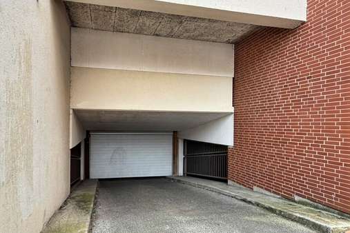 Eingang Tiefgarage - Dachgeschosswohnung in 21614 Buxtehude mit 64m² kaufen
