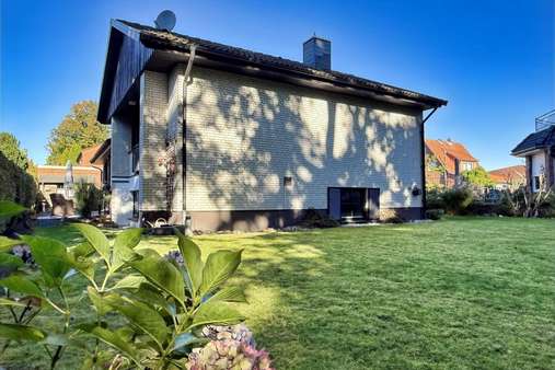 hintere Hausansicht hintere Hausansicht - Einfamilienhaus in 21614 Buxtehude mit 130m² kaufen