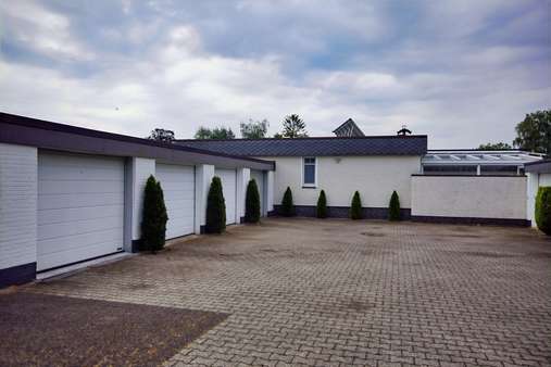 Garagen - Reihenmittelhaus in 25421 Pinneberg mit 128m² kaufen