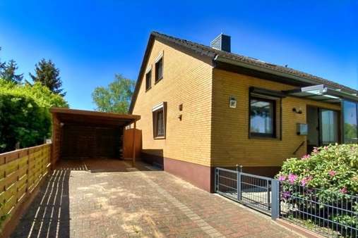 Auffahrt zum Carport - Einfamilienhaus in 21614 Buxtehude mit 123m² kaufen