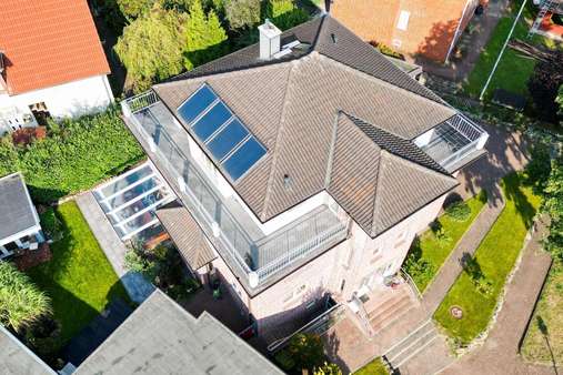 Blick von oben - Mehrfamilienhaus in 21629 Neu Wulmstorf mit 323m² kaufen