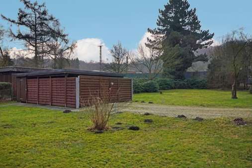 Blick in den Garten - Krankenhaus in 21147 Hamburg mit 77m² kaufen