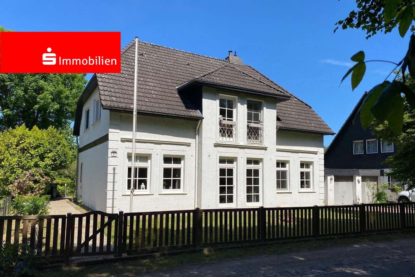 Straßenseitig - Zweifamilienhaus in 24226 Heikendorf mit 160m² günstig kaufen