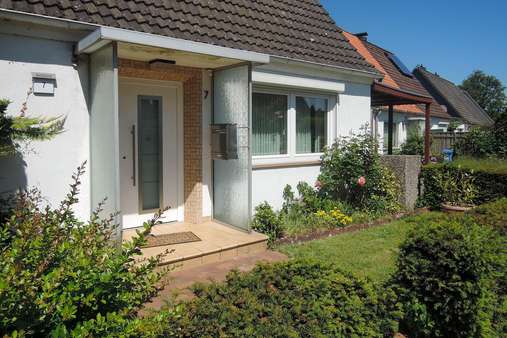Eingangsbereich - Doppelhaushälfte in 24107 Kiel mit 80m² günstig kaufen