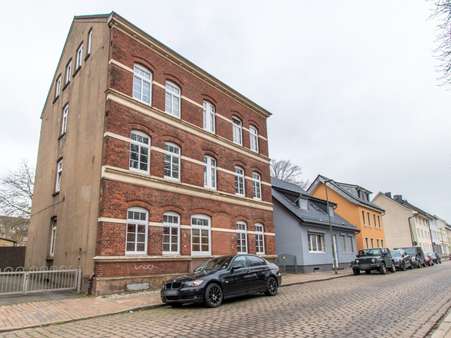 Straßenansicht - Mehrfamilienhaus in 24534 Neumünster mit 351m² kaufen