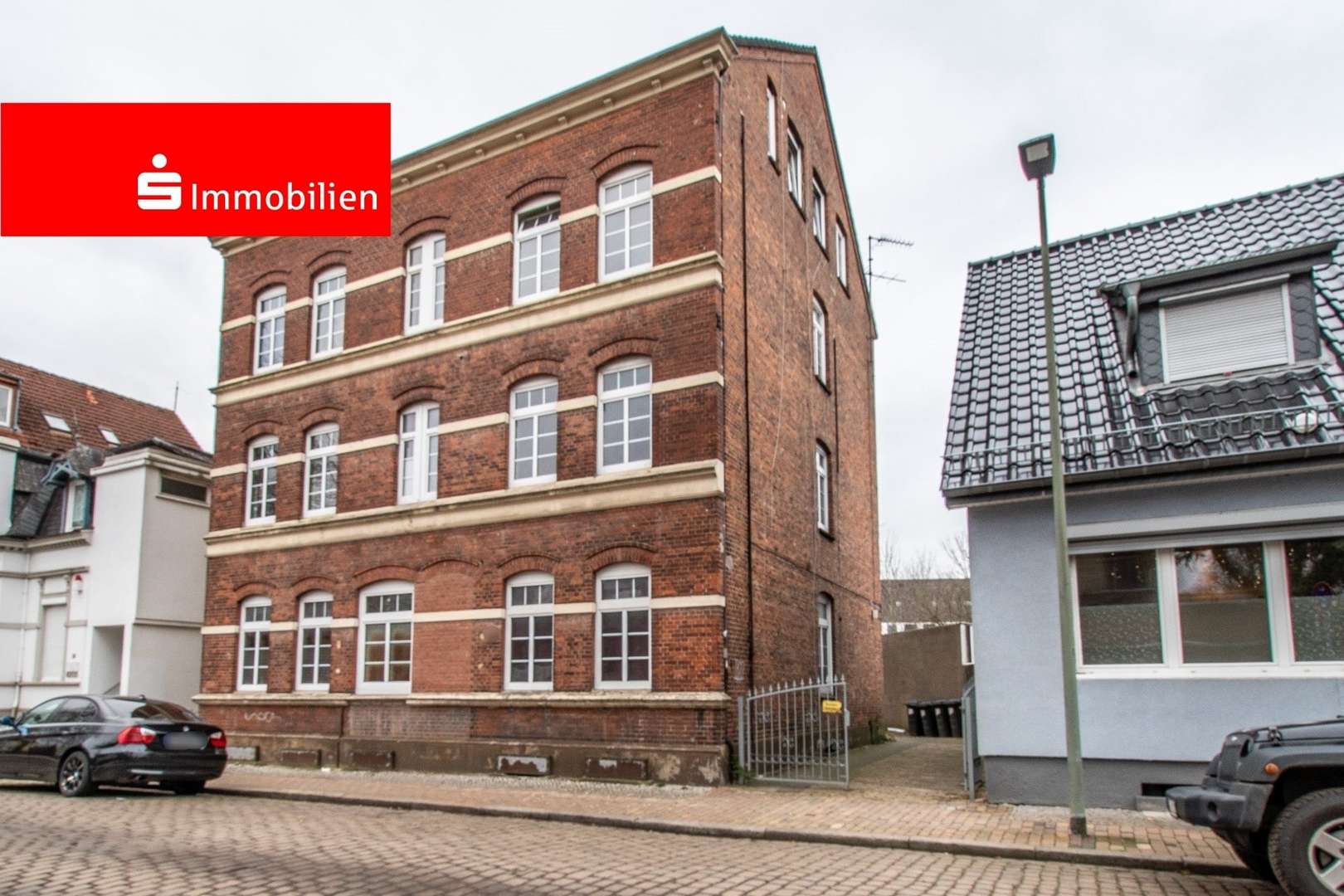 Straßenansicht - Mehrfamilienhaus in 24534 Neumünster mit 351m² günstig kaufen