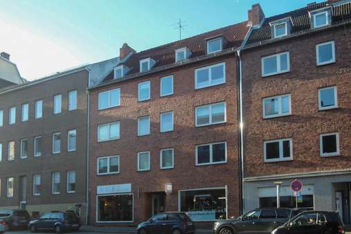 Straßenseitig - Erdgeschosswohnung in 24114 Kiel mit 50m² als Kapitalanlage kaufen