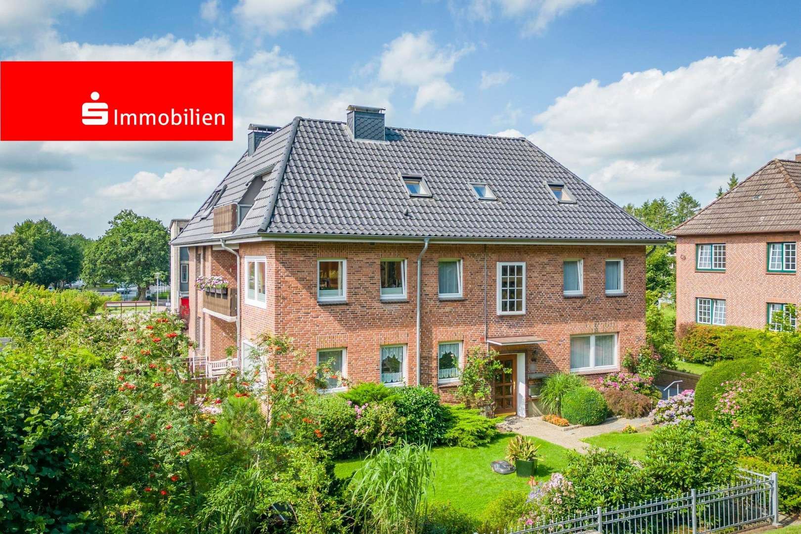 Straßenansicht - Zweifamilienhaus in 24594 Hohenwestedt mit 297m² kaufen