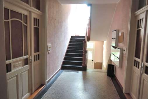 Treppenhaus - Etagenwohnung in 24118 Kiel mit 85m² kaufen