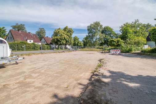 Blickrichtung Straße - Grundstück in 24211 Preetz mit 753m² kaufen