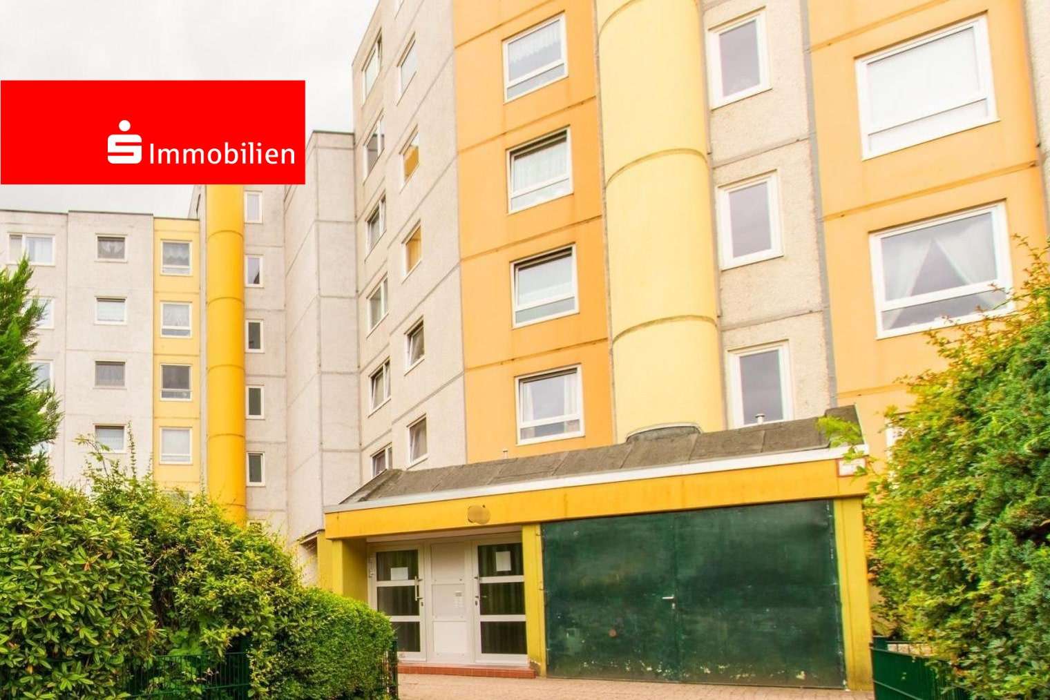 Haus Eingang - Etagenwohnung in 24109 Kiel mit 82m² kaufen